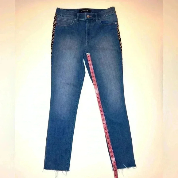 Express Women’s Barely Boot Mid Rise Jeans Size- 6 Regular - Picture 3 of 13
